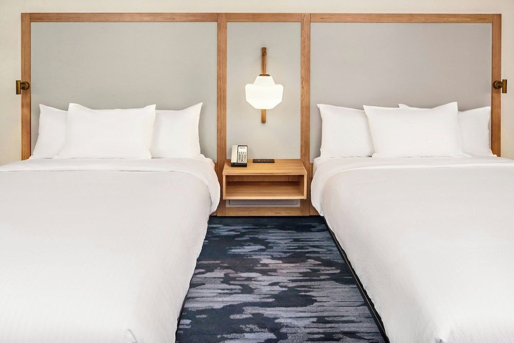 Fairfield Inn & Suites Gravenhurst Muskoka Room, 2 Queen Beds 6