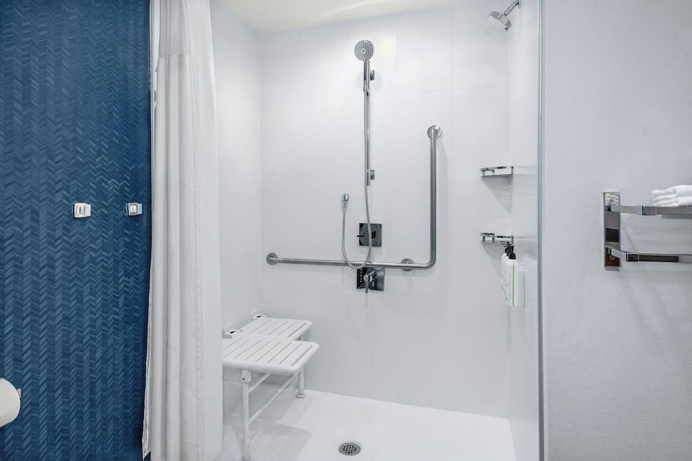 Fairfield Inn & Suites Gravenhurst Muskoka Suite, 1 King Bed with Sofa bed 13