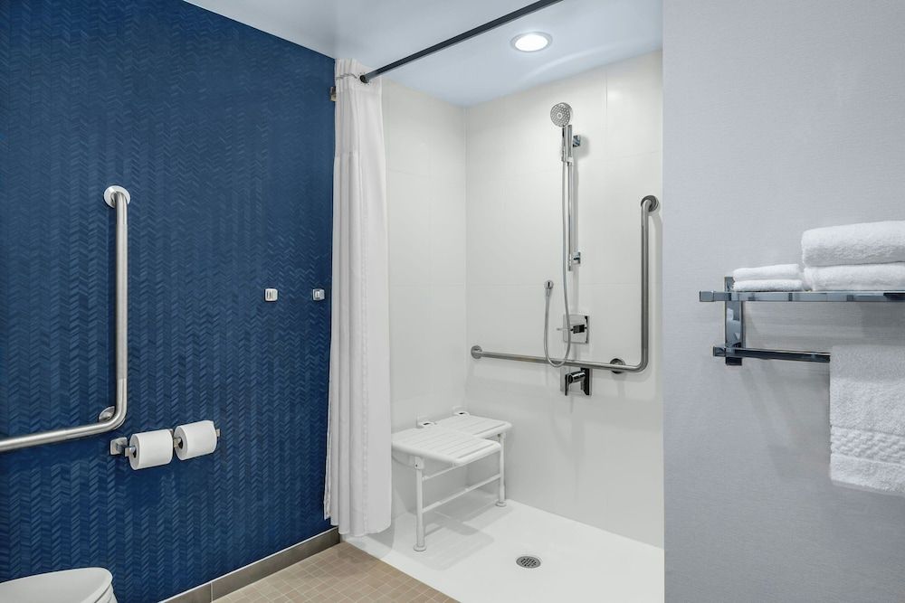 Fairfield Inn & Suites Gravenhurst Muskoka Suite, 1 King Bed with Sofa bed 14