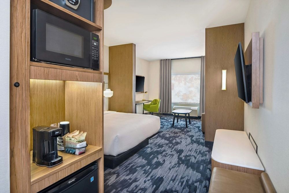 Fairfield Inn & Suites Gravenhurst Muskoka Suite, 1 King Bed with Sofa bed 15