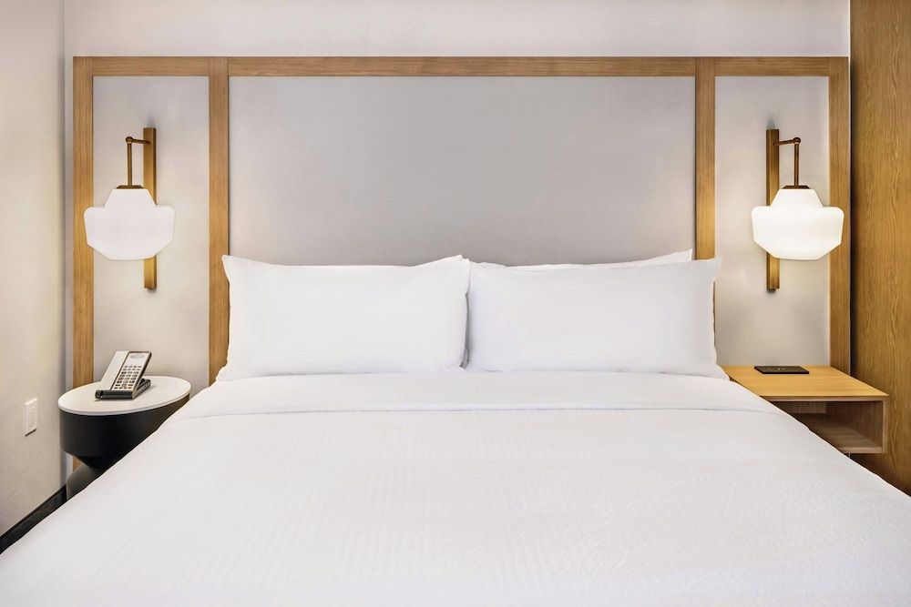 Fairfield Inn & Suites Gravenhurst Muskoka Suite, 1 King Bed with Sofa bed 9