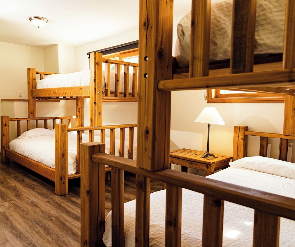 Family Suite, Multiple Beds, Kitchen, Mountain View