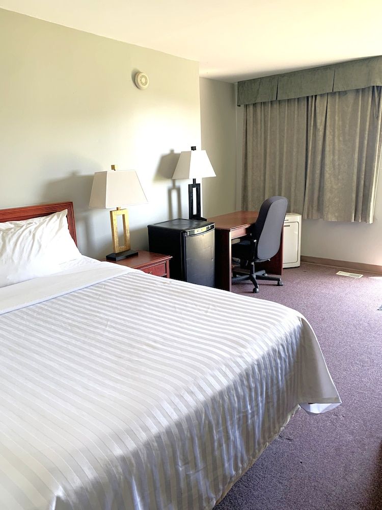 Room, City View