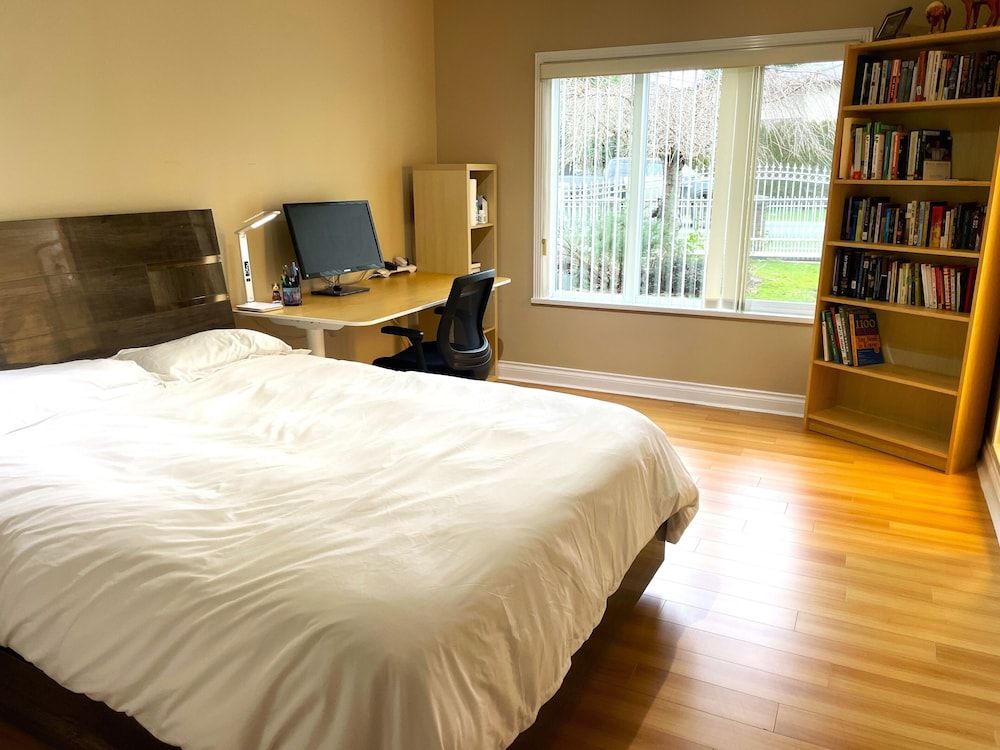 Deluxe Studio Suite, 1 Queen Bed, Garden View