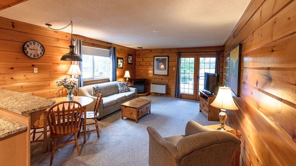 Calabogie Lodge Family Villa, 1 Bedroom, Kitchen 7