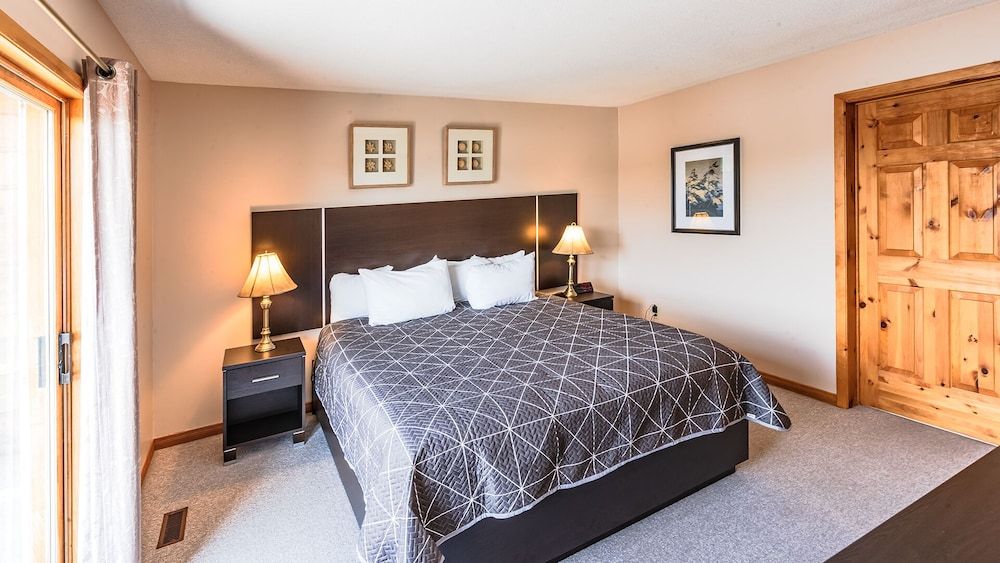 Calabogie Lodge Family Villa, 1 Bedroom, Kitchen