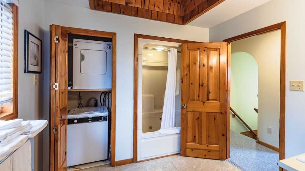 Calabogie Lodge Family Villa, 2 Bedrooms, Kitchen 5