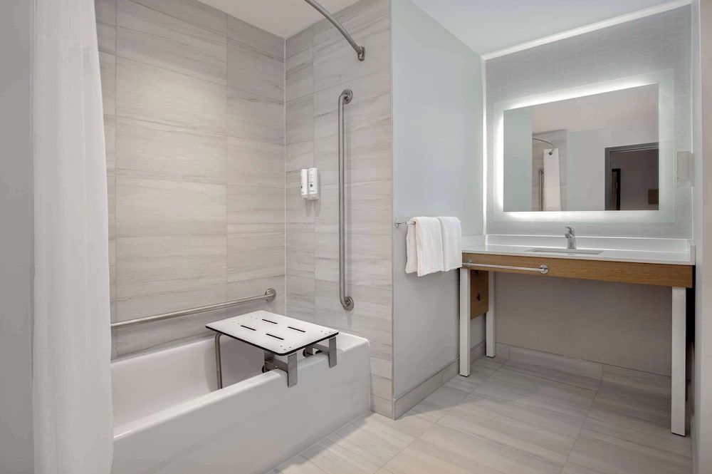 Quality Inn & Suites Room, 2 Queen Beds, Accessible, Non Smoking 3