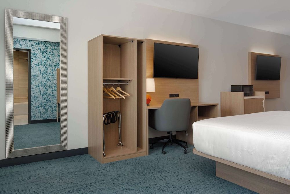 Quality Inn & Suites Suite, 1 King Bed with Sofa bed, Accessible, Non Smoking 3