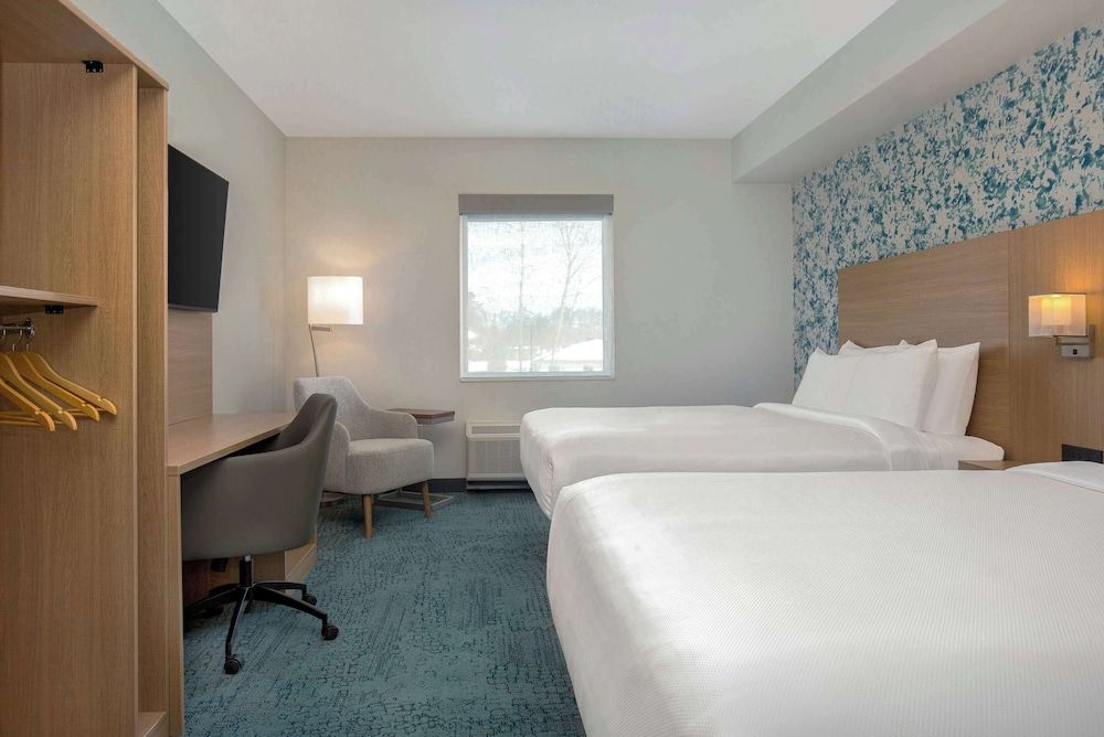 Quality Inn & Suites Room, 2 Queen Beds, Non Smoking 2