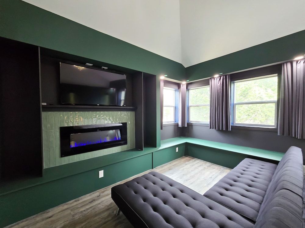 Copper Rose Retreat B&B Luxury Room, 1 King Bed, Jetted Tub, Mountainside 16