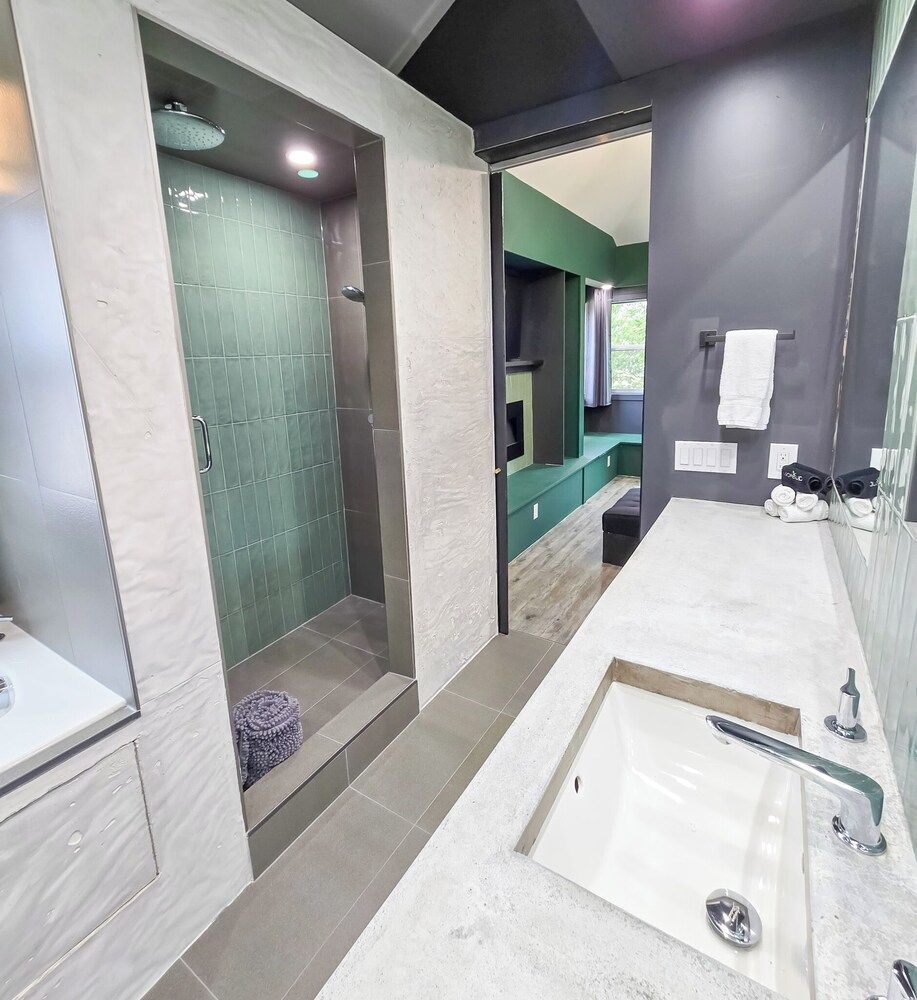 Copper Rose Retreat B&B Luxury Room, 1 King Bed, Jetted Tub, Mountainside 14