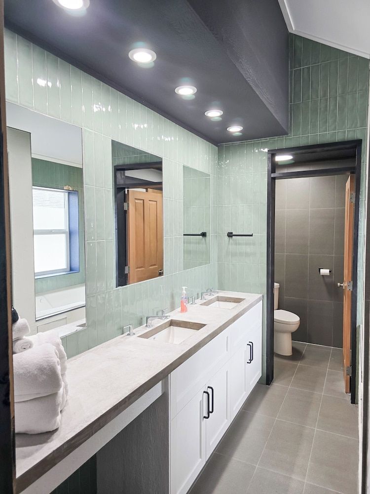 Copper Rose Retreat B&B Luxury Room, 1 King Bed, Jetted Tub, Mountainside 10