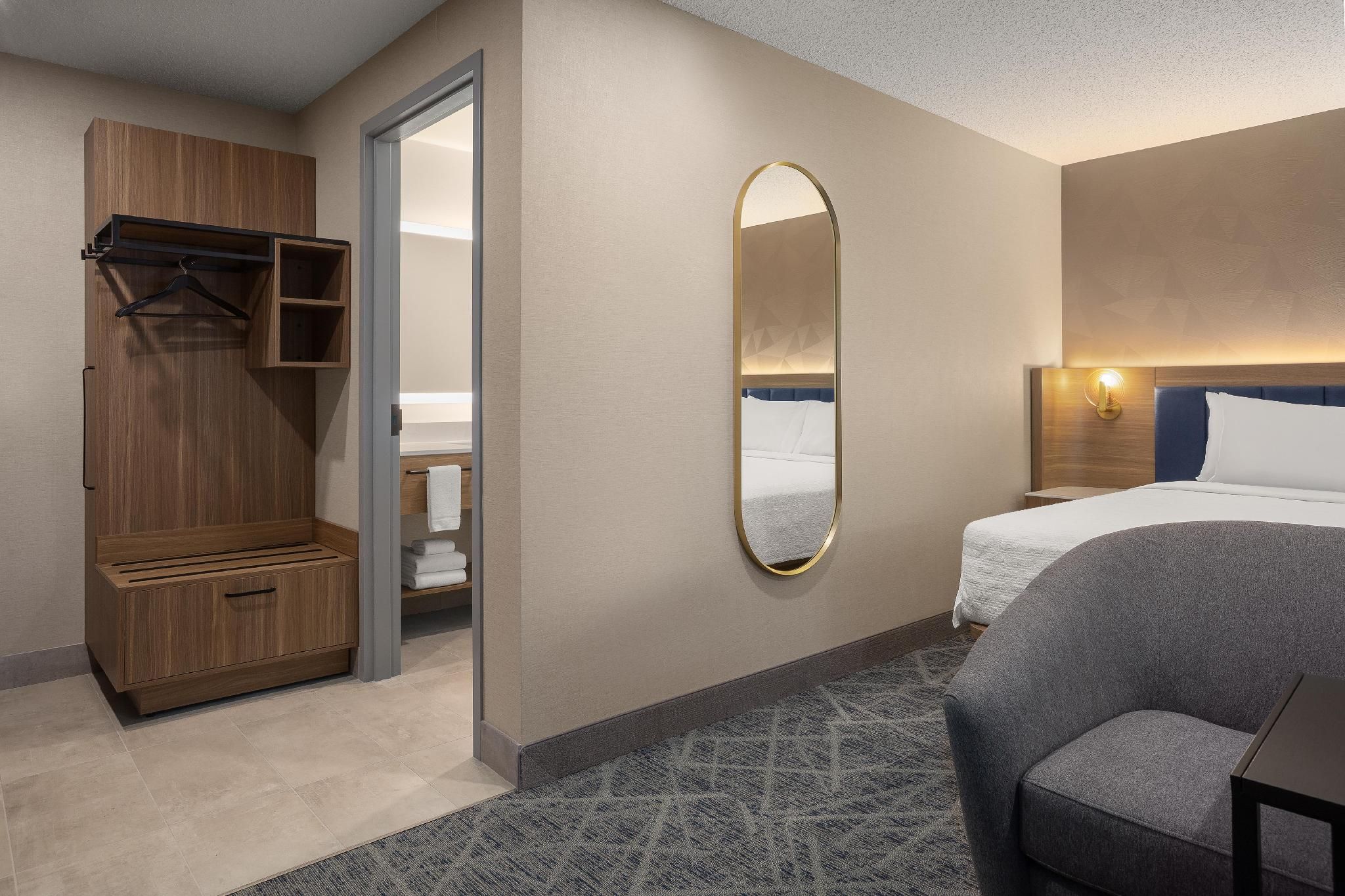 1 King Bed Corner Room Deluxe With Sofabed