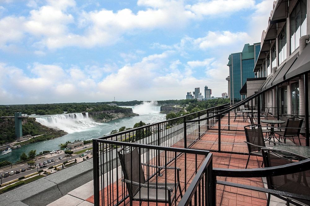 Royal Room, 1 King Bed, Balcony (Royal Falls View)