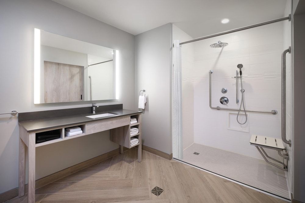Standard Room, 2 Queen Beds, Accessible, Kitchenette