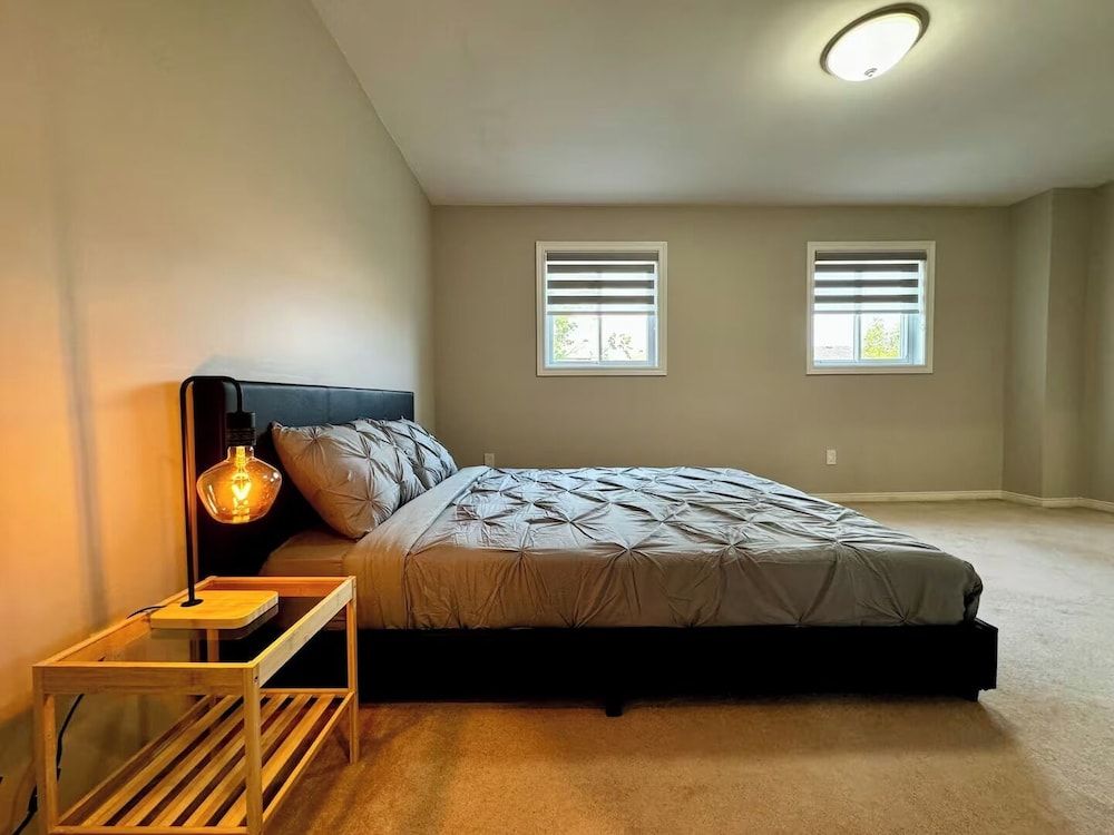 Luxury 4BR Villa House, Garden View 2