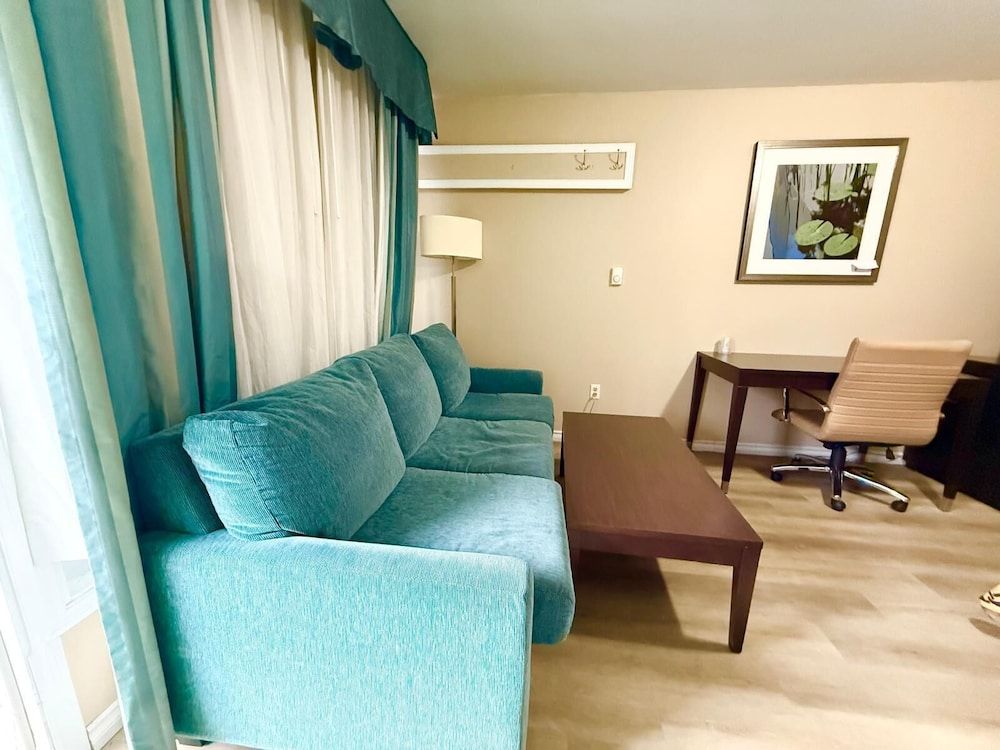 Mohawk Motel Room, 1 King Bed with Sofa bed, Non Smoking 7