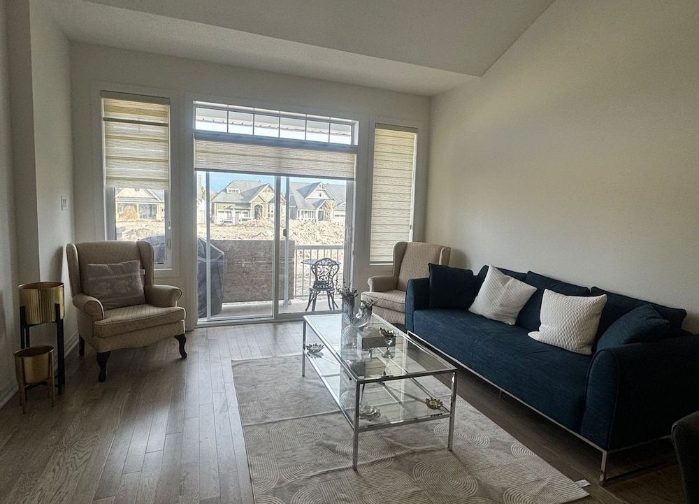 Classic Townhome, 3 Bedrooms, Kitchen, Courtyard View