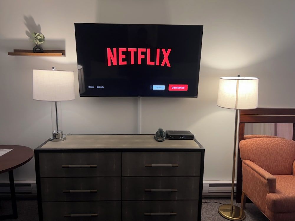 Monashee Motel Premier Room, 2 Queen Beds, Ground Floor 8