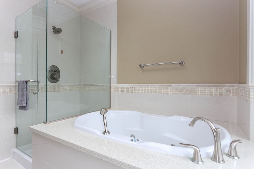 Grand 4 Bedroom Vacation House near Vancouver Downtown Basic Apartment 15