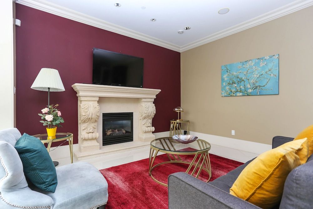 Grand 4 Bedroom Vacation House near Vancouver Downtown Basic Apartment 19