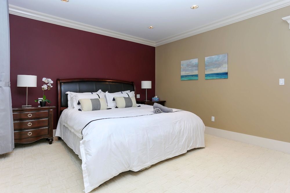 Grand 4 Bedroom Vacation House near Vancouver Downtown Basic Apartment 8