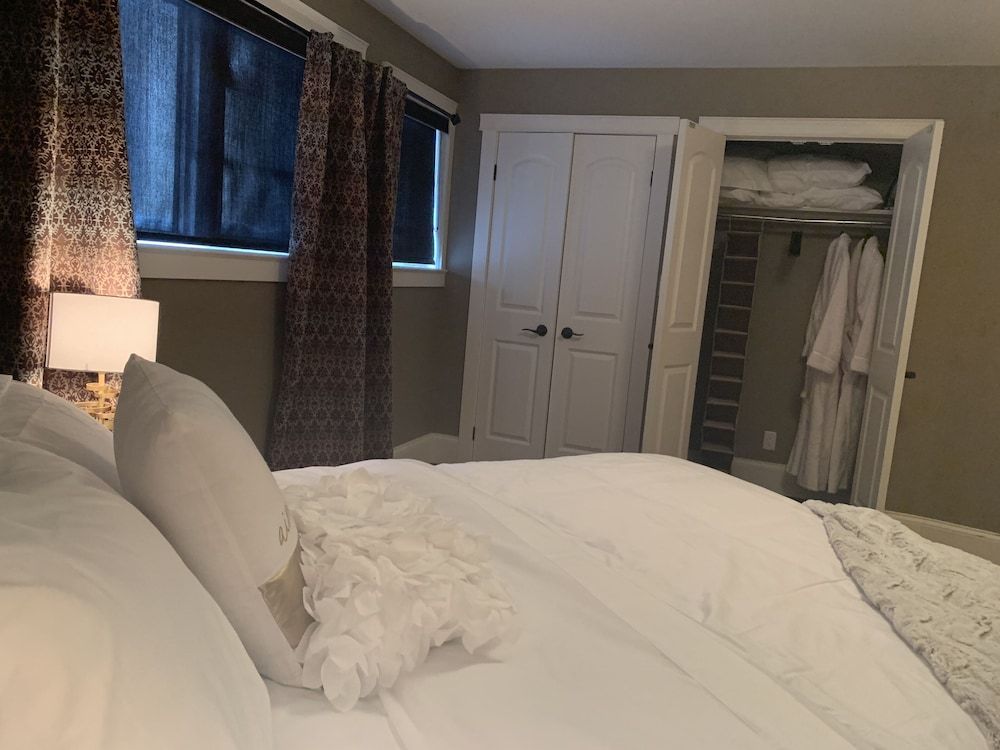 Luxury Suite