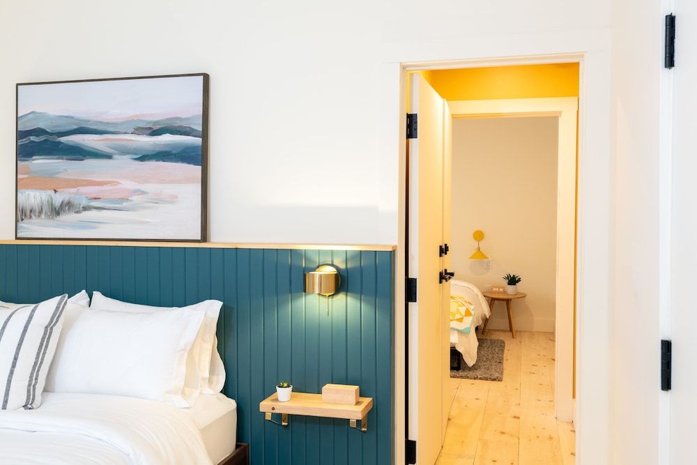 The August House Comfort Suite 3