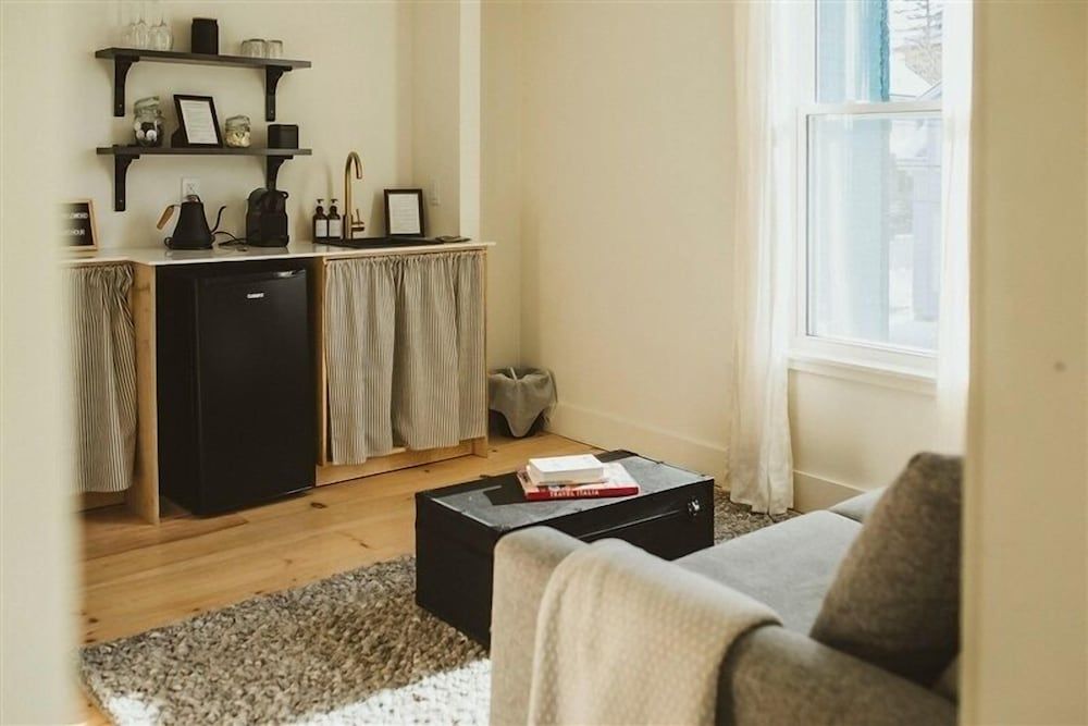 The August House Room 6: Friends & Family Suite 7