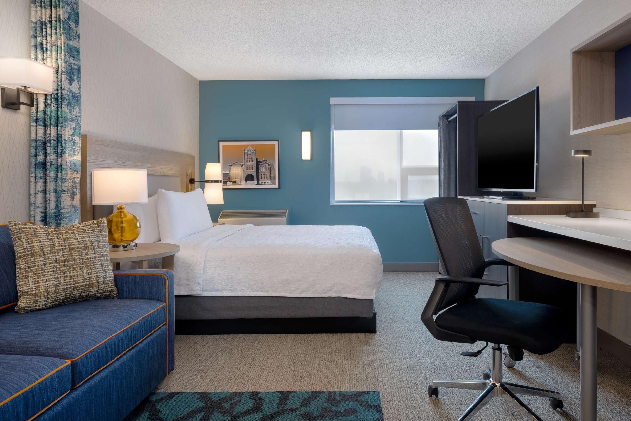 1 Queen Bed Studio Suite