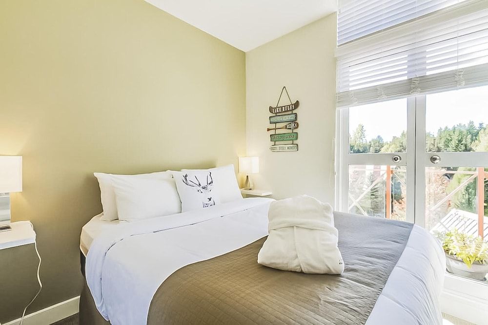 Condo, Multiple Beds, Balcony, Mountain View