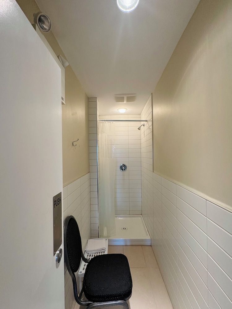 Kitimat River Motel & Suites Economy Single Room, 1 Twin Bed 4