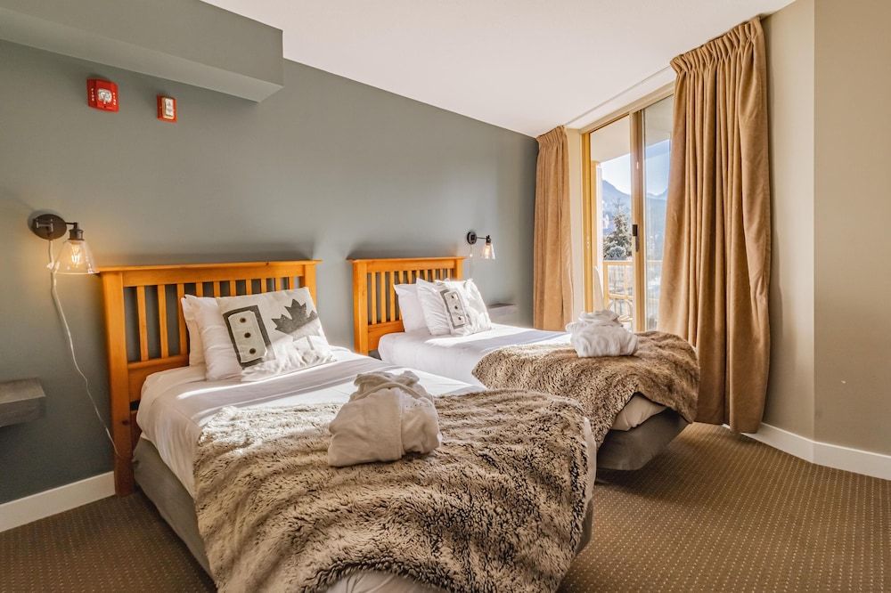 Condo, Multiple Beds, Balcony, Mountain View