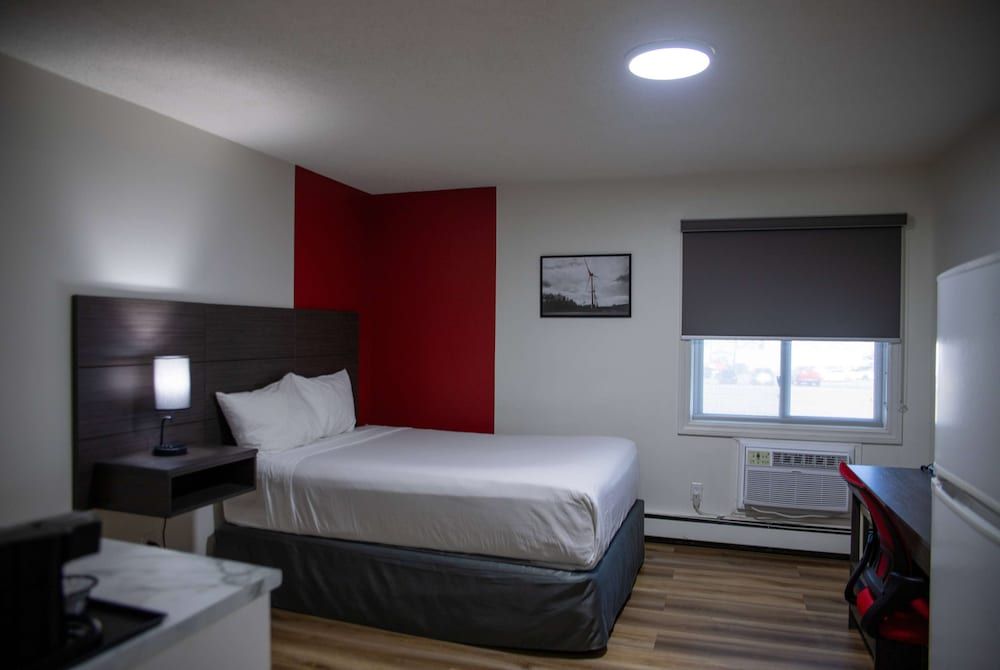 Room, 1 Queen Bed, Non Smoking (Efficiency)