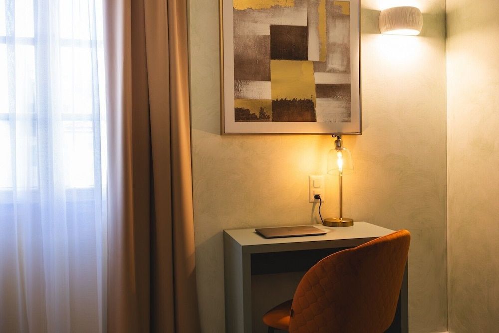 Palazzo Canetti Locarno Deluxe Room 10