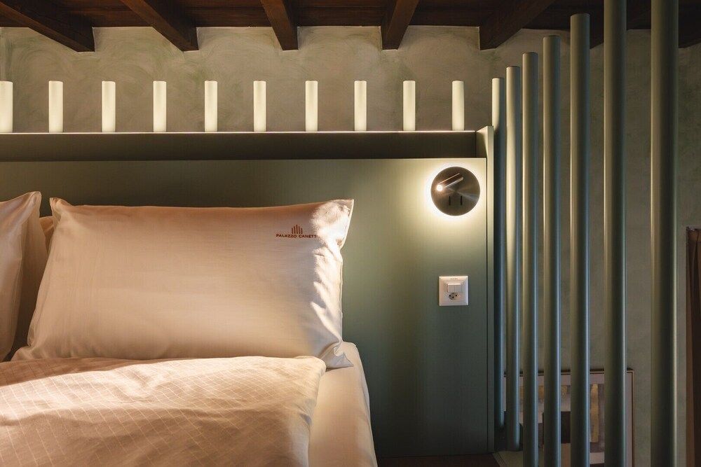 Palazzo Canetti Locarno Deluxe Room 2