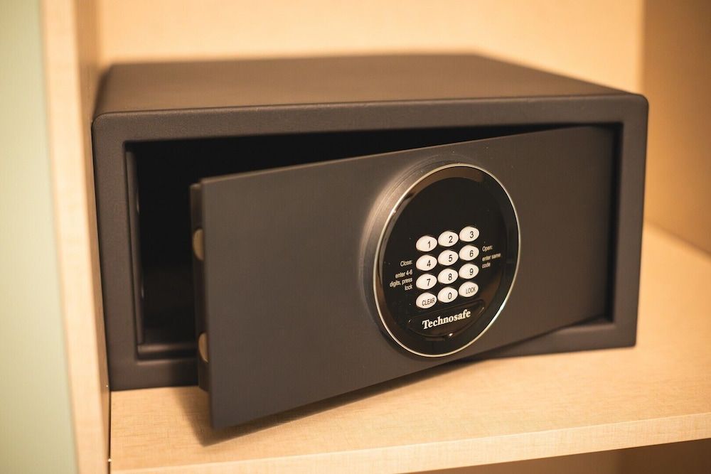 Palazzo Canetti Locarno Deluxe Room 7