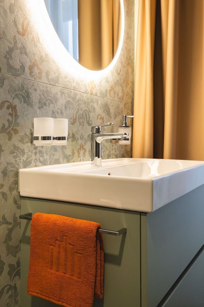 Palazzo Canetti Locarno Deluxe Room 3