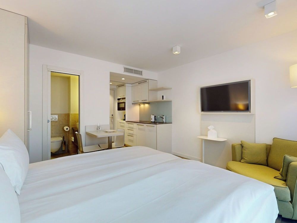 Nonanteneuf Vevey Studio, Courtyard View 2