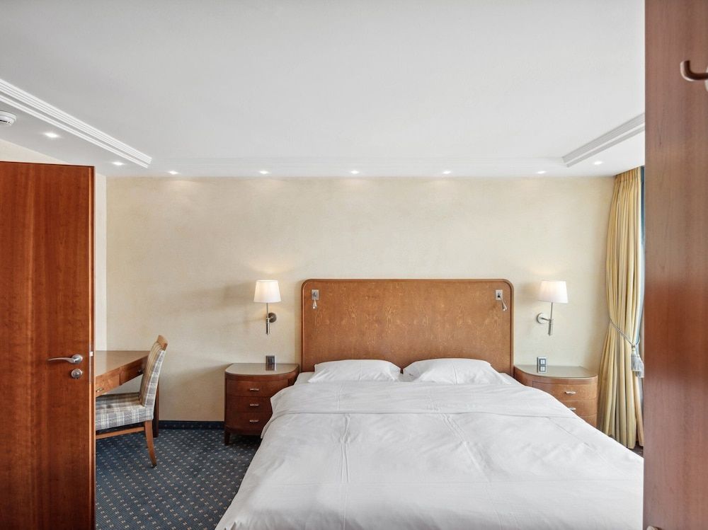 Presidential Suite, Balcony, Mountain View