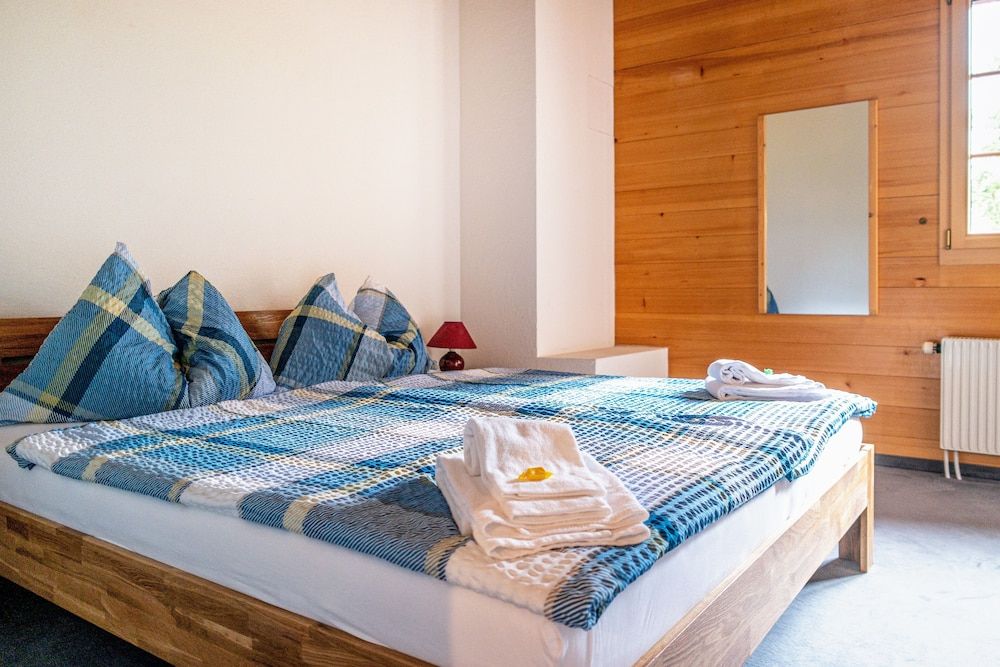 Apartment, 3 Bedrooms, Balcony, Mountain View