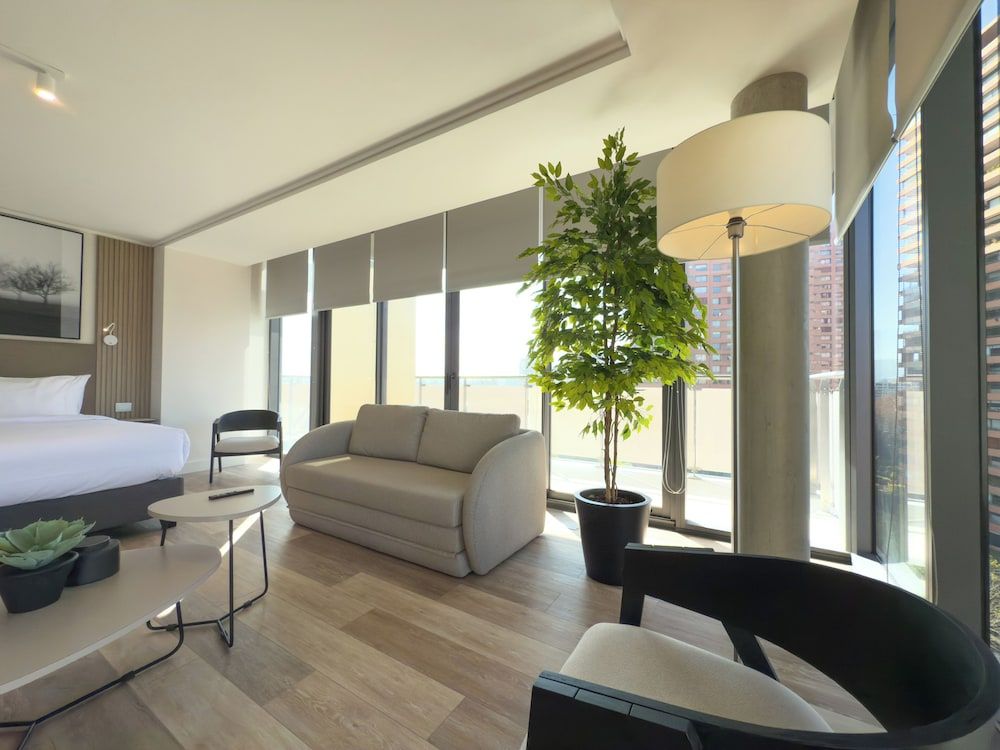 Spot Suites Superior Apartment, 1 King Bed with Sofa bed, Balcony, Mountain View 6