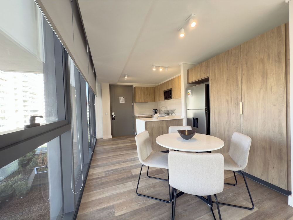 Spot Suites Superior Apartment, 1 King Bed with Sofa bed, Balcony, Mountain View 5