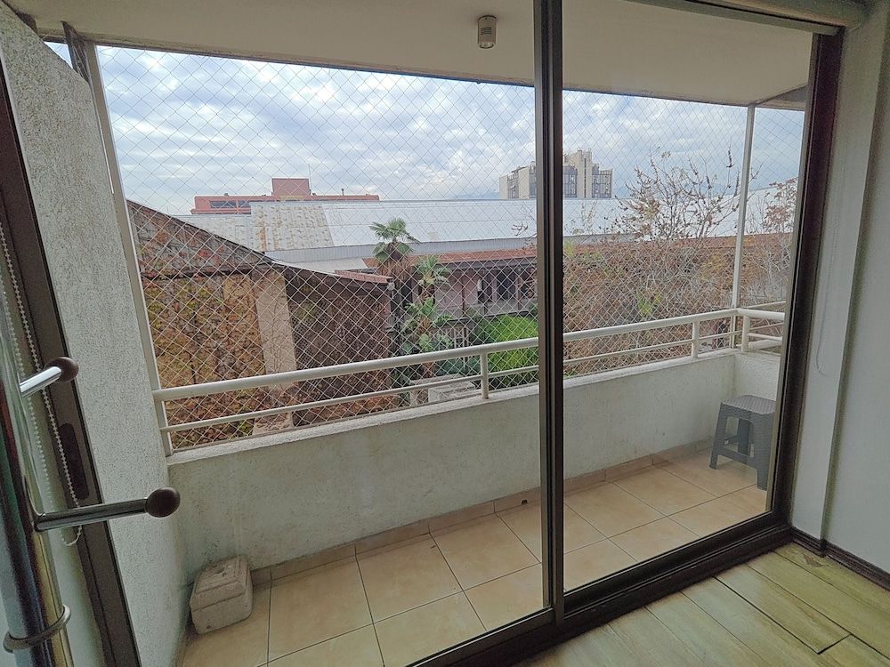 MainMaint Properties Family Apartment, 2 Bedrooms, Kitchen 13