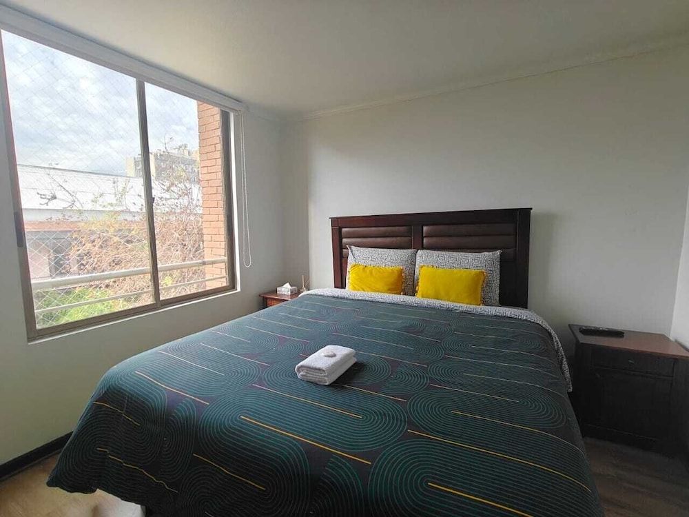 MainMaint Properties Family Apartment, 2 Bedrooms, Kitchen