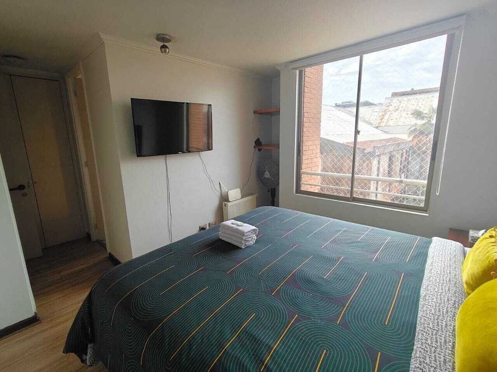 MainMaint Properties Family Apartment, 2 Bedrooms, Kitchen 4