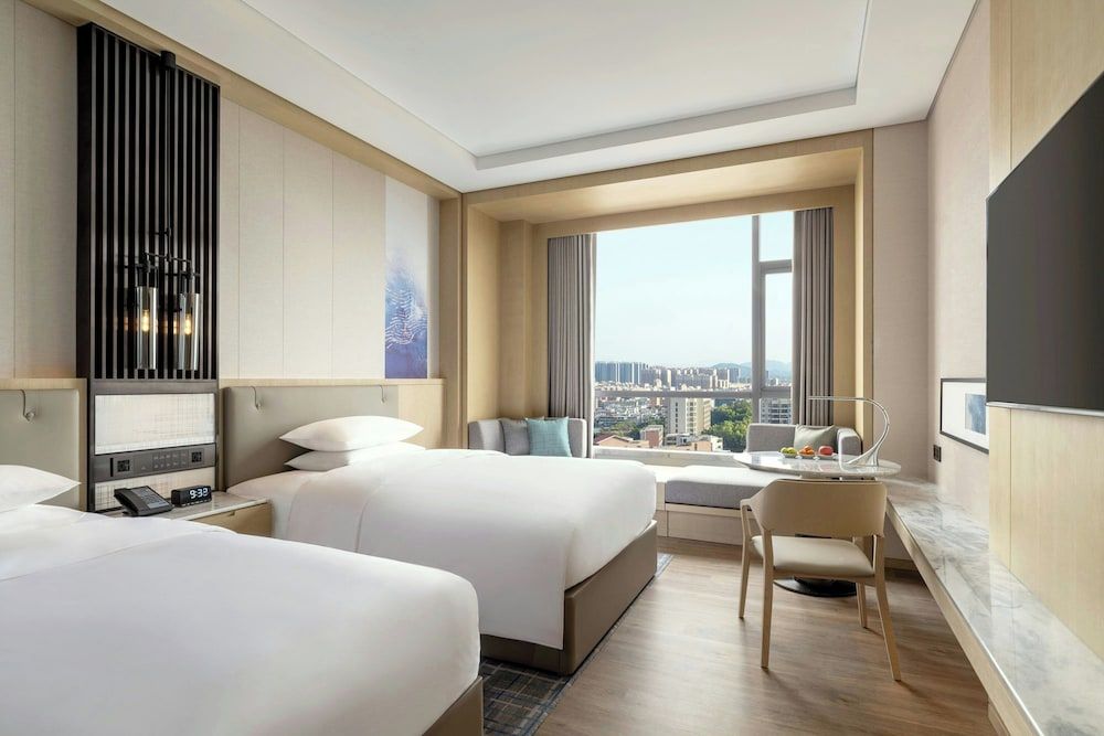 Courtyard By Marriott Shanwei Haifeng Business Room, 2 Double Beds, City View