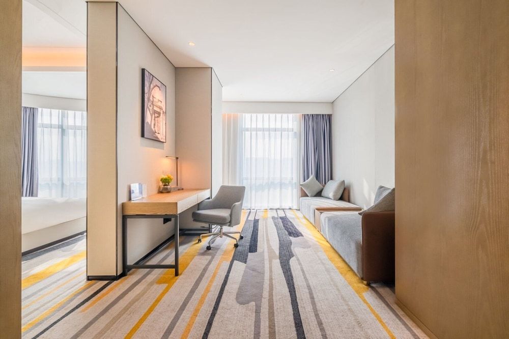 Deluxe Suite