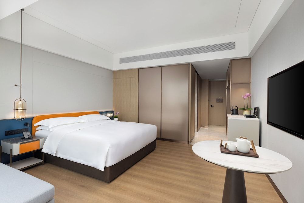 Deluxe Room, 1 King Bed